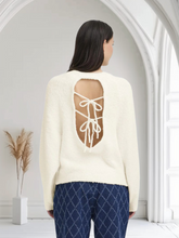 Carica l&#39;immagine nel visualizzatore di Gallery, Ichi - Maglione con apertura sul retro
