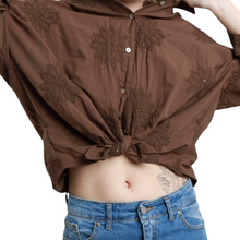 Carica l'immagine nel visualizzatore di Gallery, Camicia con ricamo e micro paillettes
